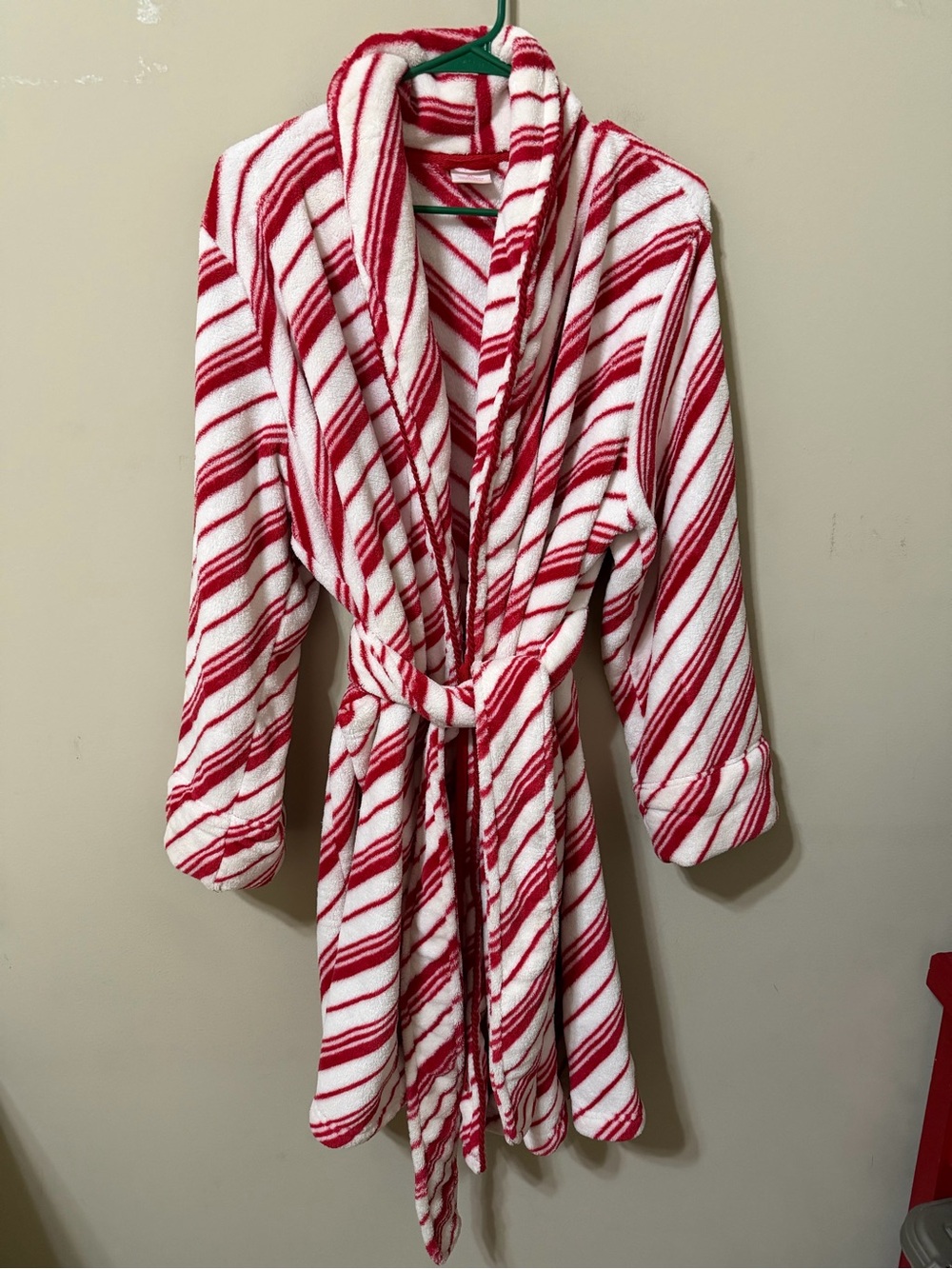 Sleep Sense xl Cozy Striped Plush Robe - Red & White candy cane attached belt